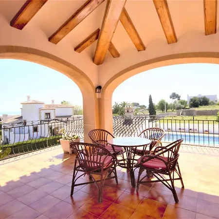 Villa- Calas